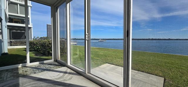 60 Yacht Club Drive 103, North Palm Beach, FL 33408