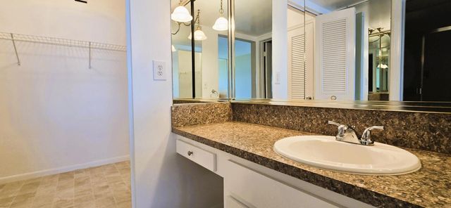 60 Yacht Club Drive 103, North Palm Beach, FL 33408