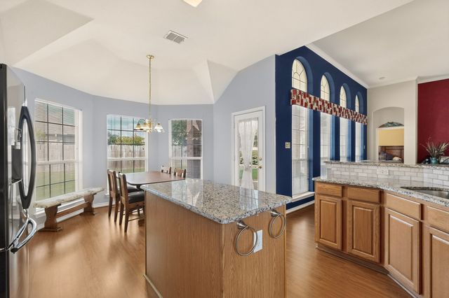 6303 Clear Pool Drive, Arlington, TX 76018