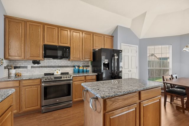 6303 Clear Pool Drive, Arlington, TX 76018