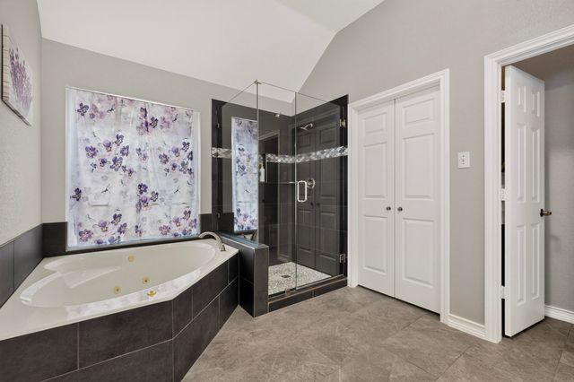 6303 Clear Pool Drive, Arlington, TX 76018