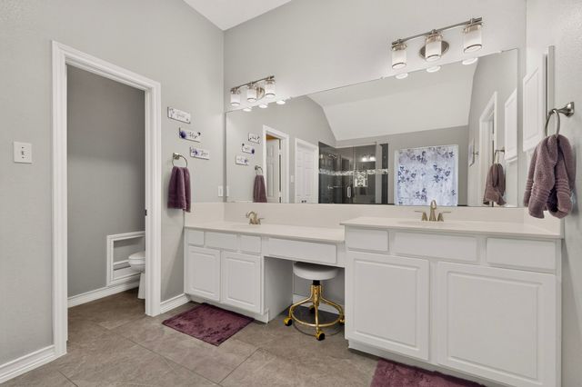 6303 Clear Pool Drive, Arlington, TX 76018