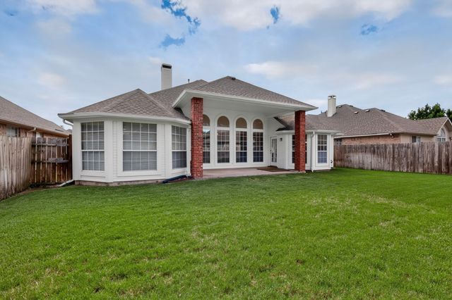 6303 Clear Pool Drive, Arlington, TX 76018