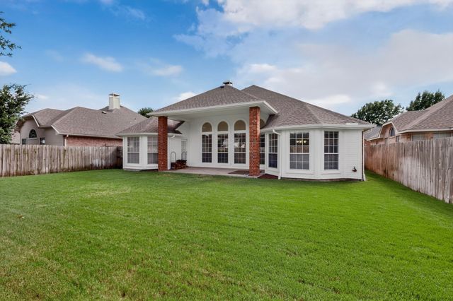 6303 Clear Pool Drive, Arlington, TX 76018