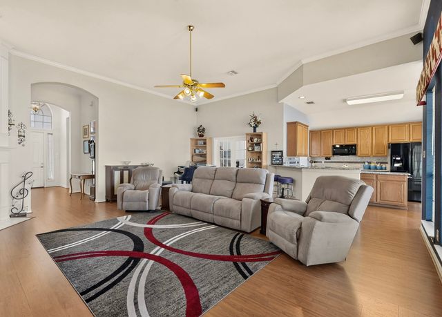 6303 Clear Pool Drive, Arlington, TX 76018