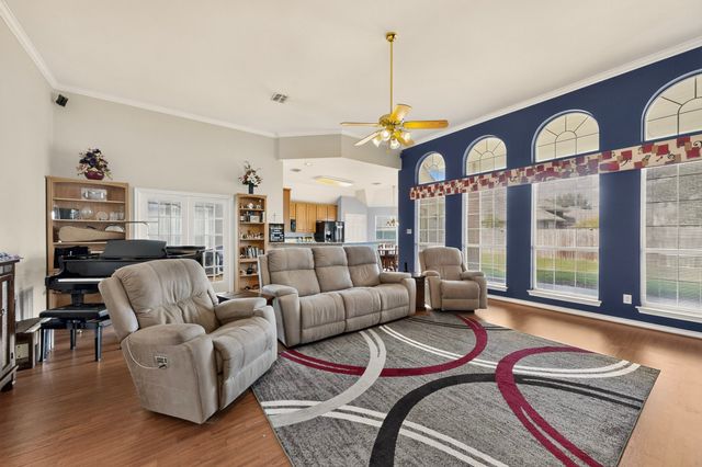 6303 Clear Pool Drive, Arlington, TX 76018