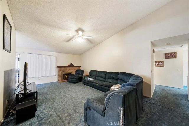 6959 Grove, Highland, CA 92346