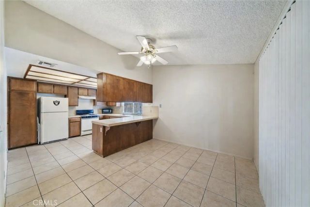 6959 Grove, Highland, CA 92346