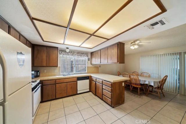 6959 Grove, Highland, CA 92346