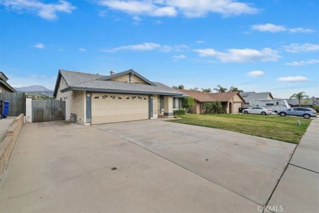 6959 Grove, Highland, CA 92346