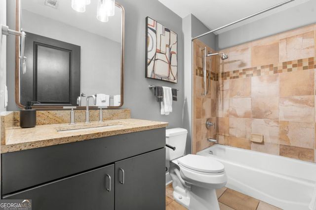 310 W Broughton Street 3011, Savannah, GA 31401