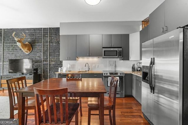 310 W Broughton Street 3011, Savannah, GA 31401