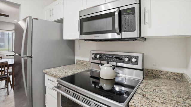 65 Richmond Boulevard 1B, Ronkonkoma, NY 11779