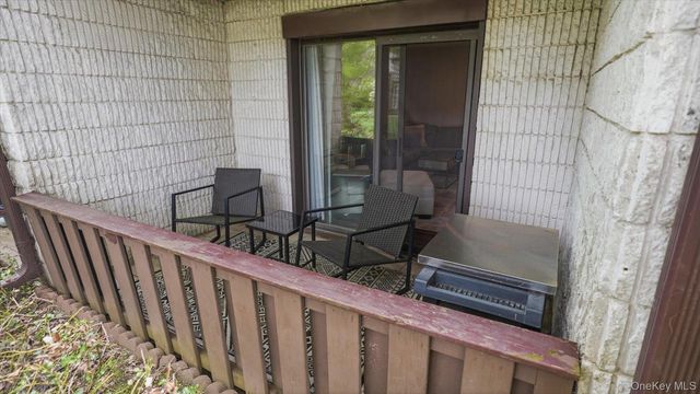65 Richmond Boulevard 1B, Ronkonkoma, NY 11779