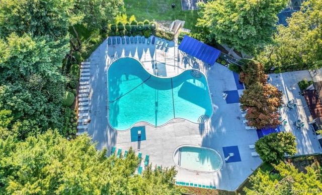 65 Richmond Boulevard 1B, Ronkonkoma, NY 11779