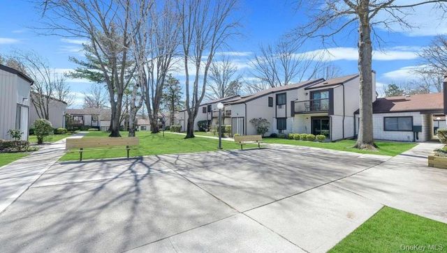 65 Richmond Boulevard 1B, Ronkonkoma, NY 11779