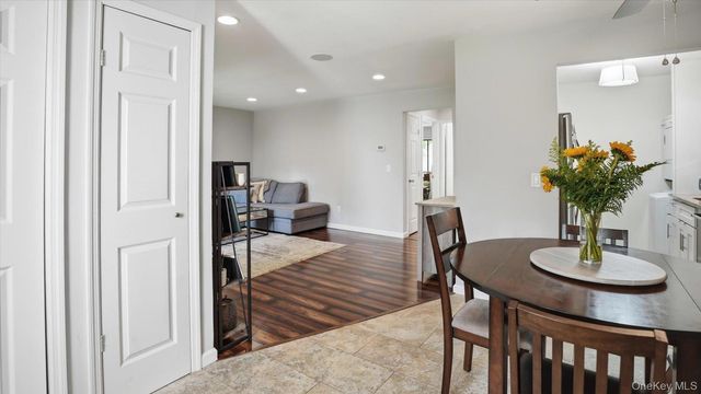 65 Richmond Boulevard 1B, Ronkonkoma, NY 11779