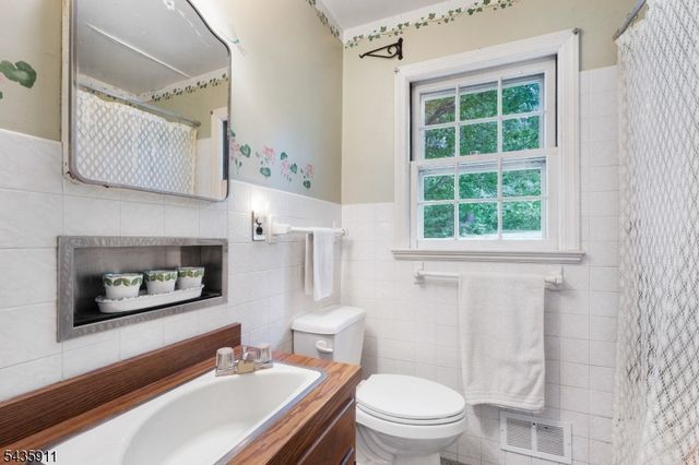 1955 Route 206, Chester Twp., NJ 07930