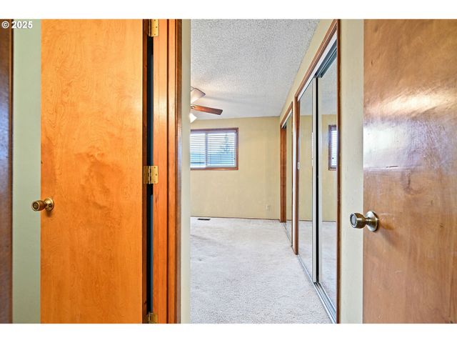 1500 CAROBELLE Ct, Cottage Grove, OR 97424