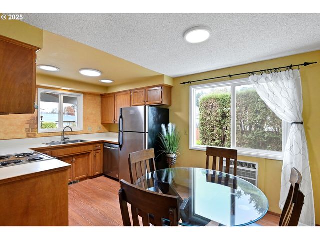 1500 CAROBELLE Ct, Cottage Grove, OR 97424