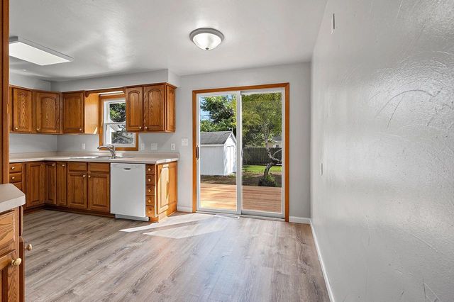 1634 LILAC LANE, Green Bay, WI 54302