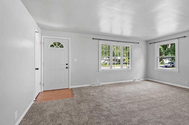 1634 LILAC LANE, Green Bay, WI 54302
