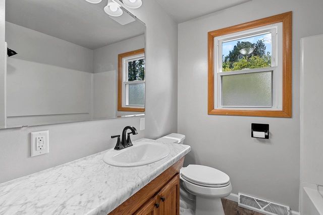 1634 LILAC LANE, Green Bay, WI 54302