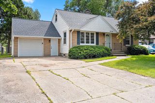 1634 LILAC LANE, Green Bay, WI 54302