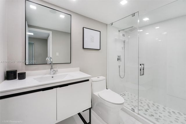 5161 Collins Ave 1508, Miami Beach, FL 33140