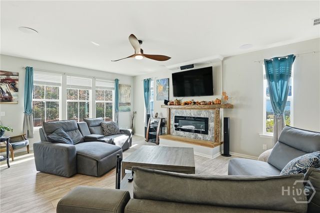 18 Minning Loop, Richmond Hill, GA 31324