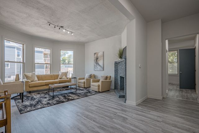 5901 S Indiana Avenue, Chicago, IL 60637