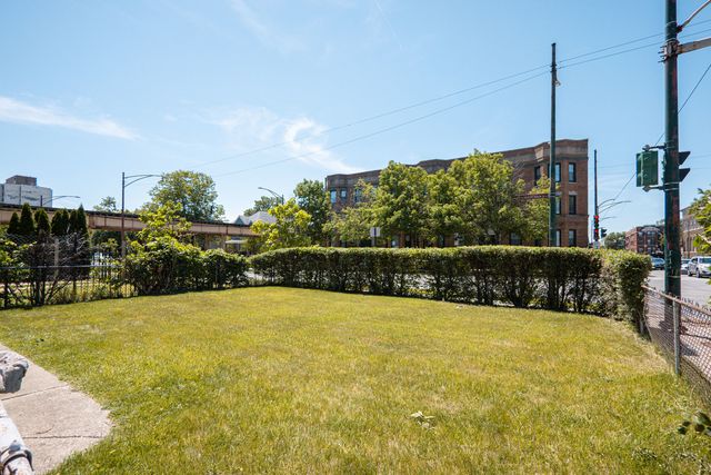 5901 S Indiana Avenue, Chicago, IL 60637