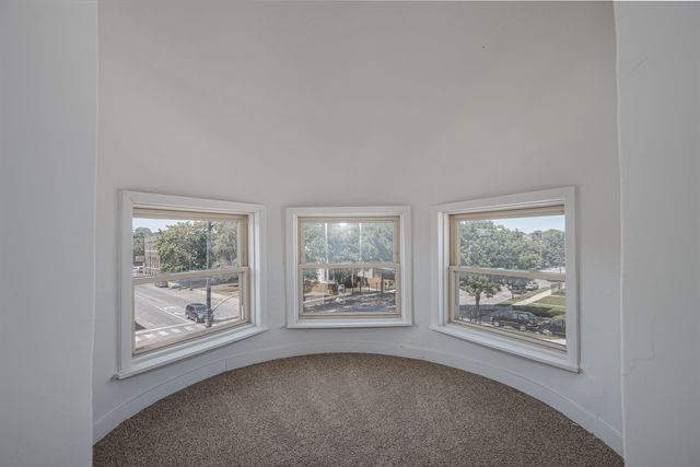 5901 S Indiana Avenue, Chicago, IL 60637