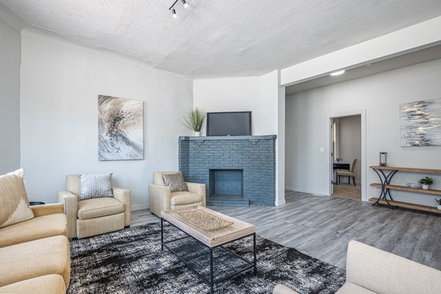 5901 S Indiana Avenue, Chicago, IL 60637
