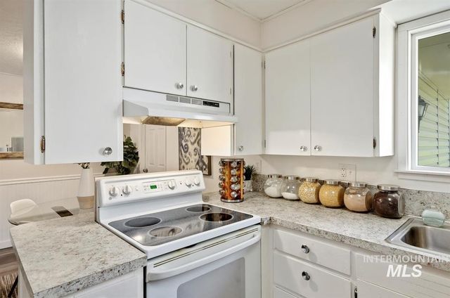 1305 N Chelsea St, Boise, ID 83704