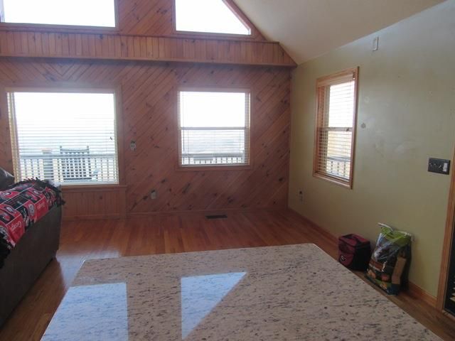 31 Grant Dr, Brasstown, NC 28902