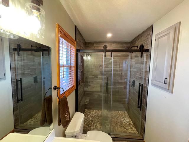 31 Grant Dr, Brasstown, NC 28902