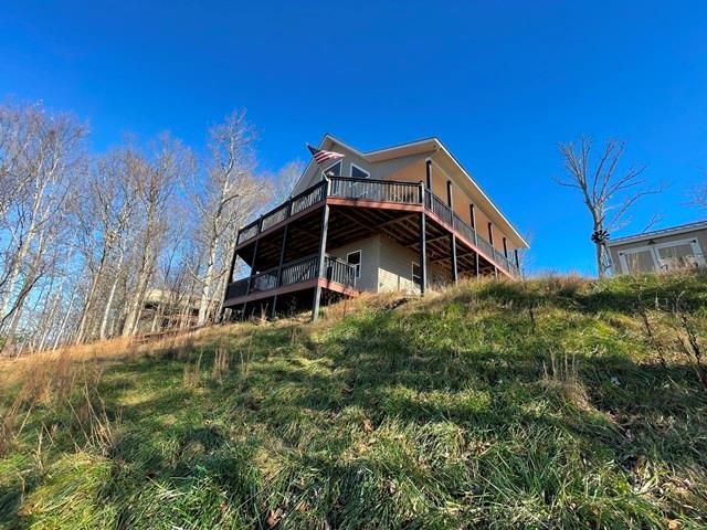 31 Grant Dr, Brasstown, NC 28902