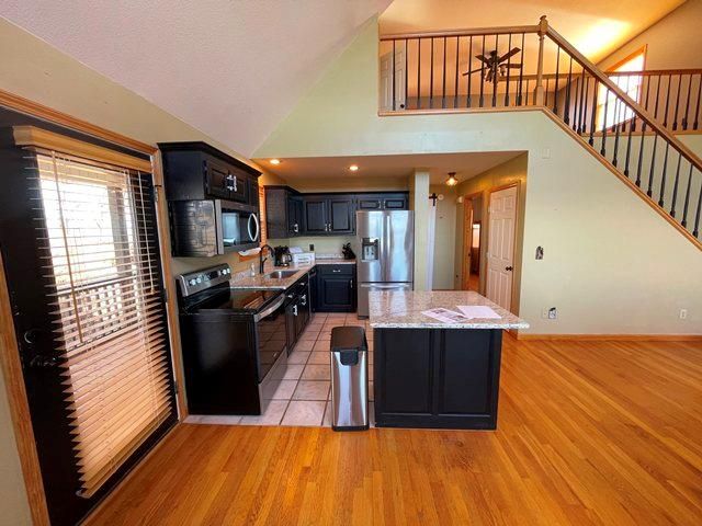 31 Grant Dr, Brasstown, NC 28902