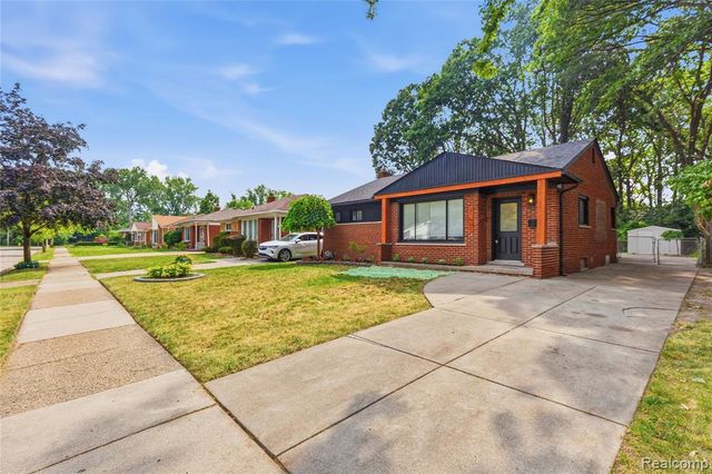 21661 Whitmore Street, Oak Park, MI 48237