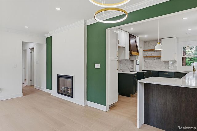 21661 Whitmore Street, Oak Park, MI 48237