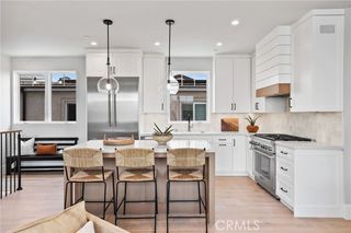 825 W Bay Avenue B, Newport Beach, CA 92661