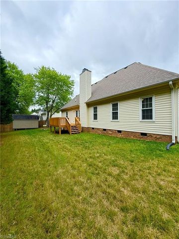 936 George Place Drive, Kernersville, NC 27284