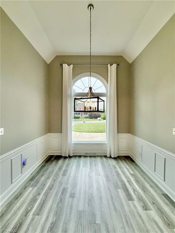 936 George Place Drive, Kernersville, NC 27284