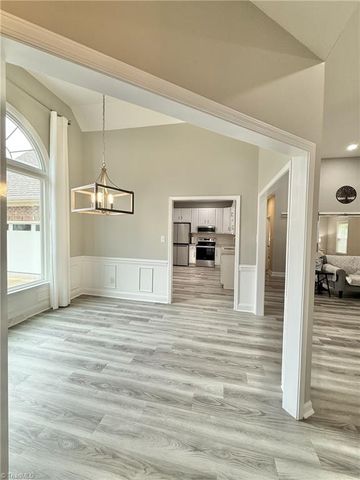 936 George Place Drive, Kernersville, NC 27284