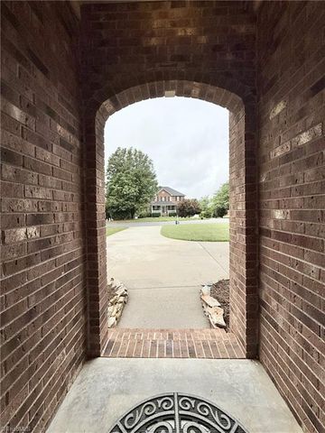 936 George Place Drive, Kernersville, NC 27284