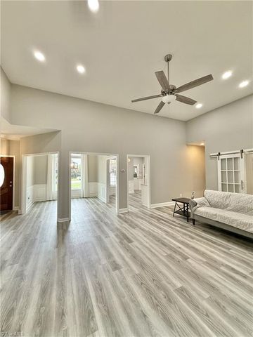 936 George Place Drive, Kernersville, NC 27284