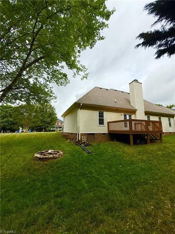 936 George Place Drive, Kernersville, NC 27284