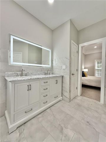 936 George Place Drive, Kernersville, NC 27284