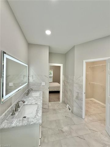 936 George Place Drive, Kernersville, NC 27284